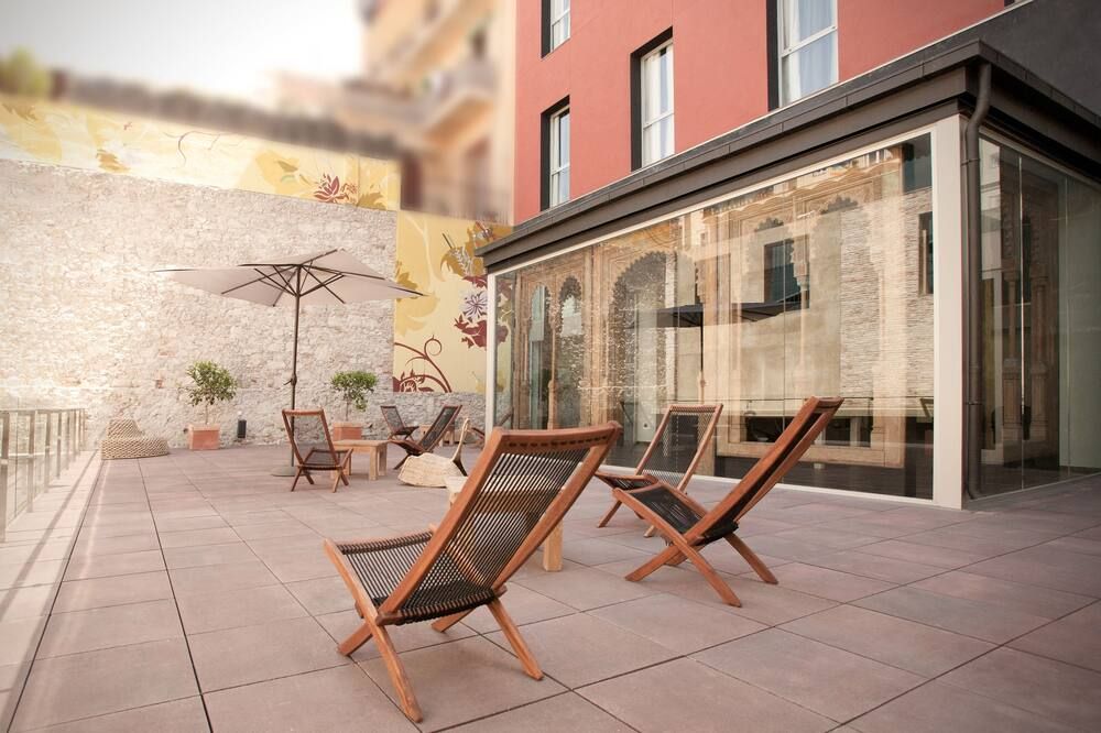 شرفة مرصوفة