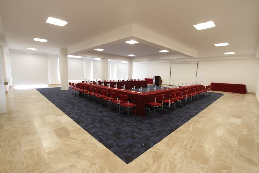 غرفة الاجتماعات