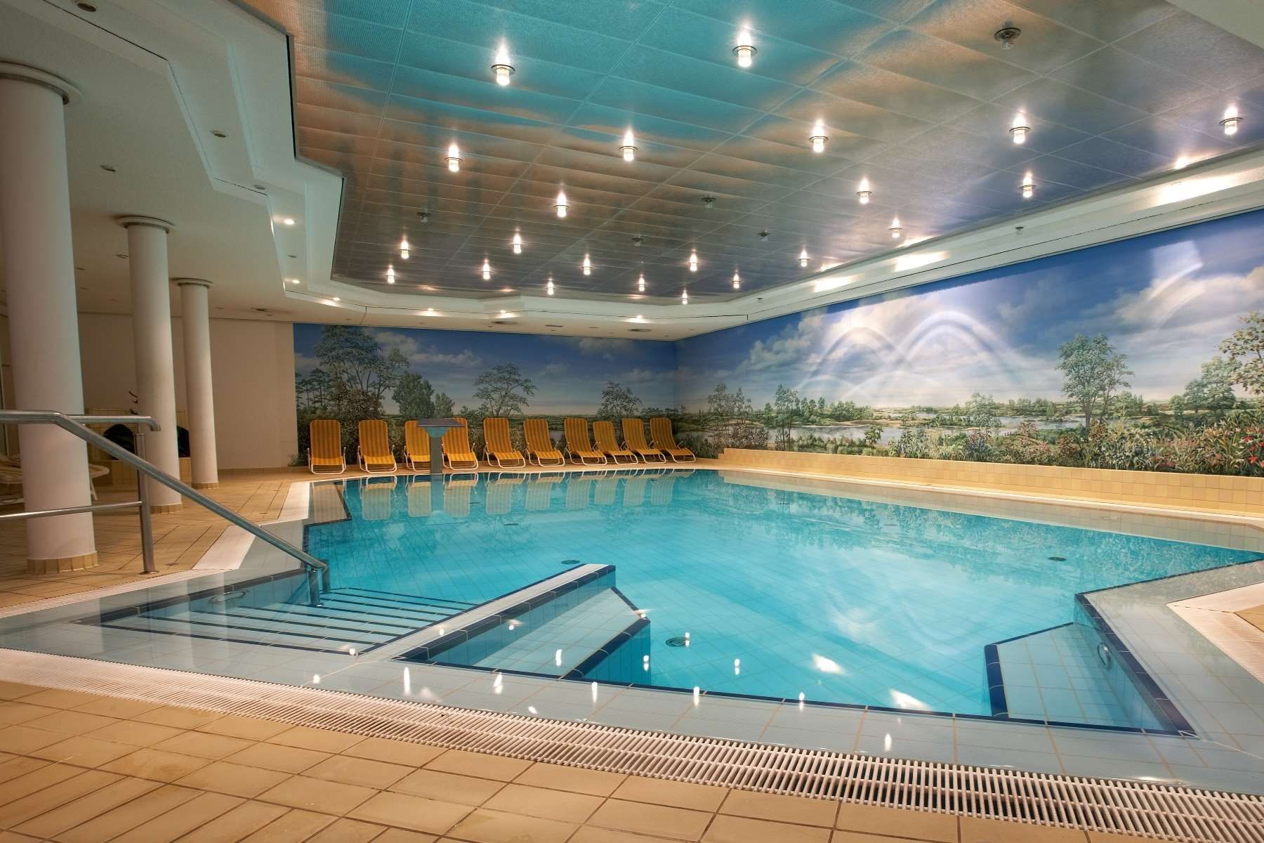 حوض السباحة صورة