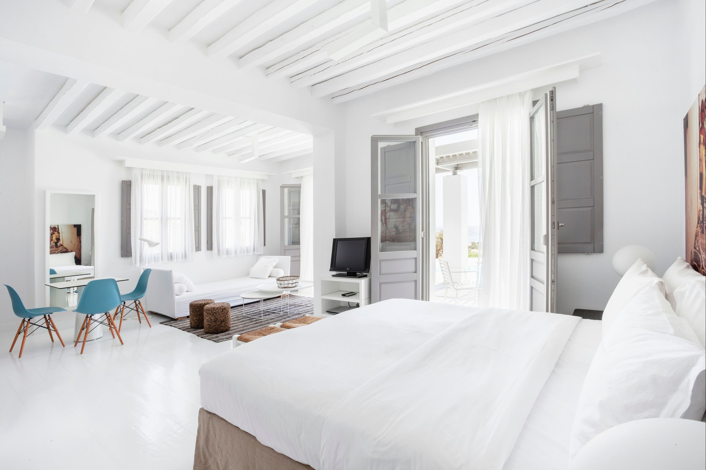 حوض السباحة