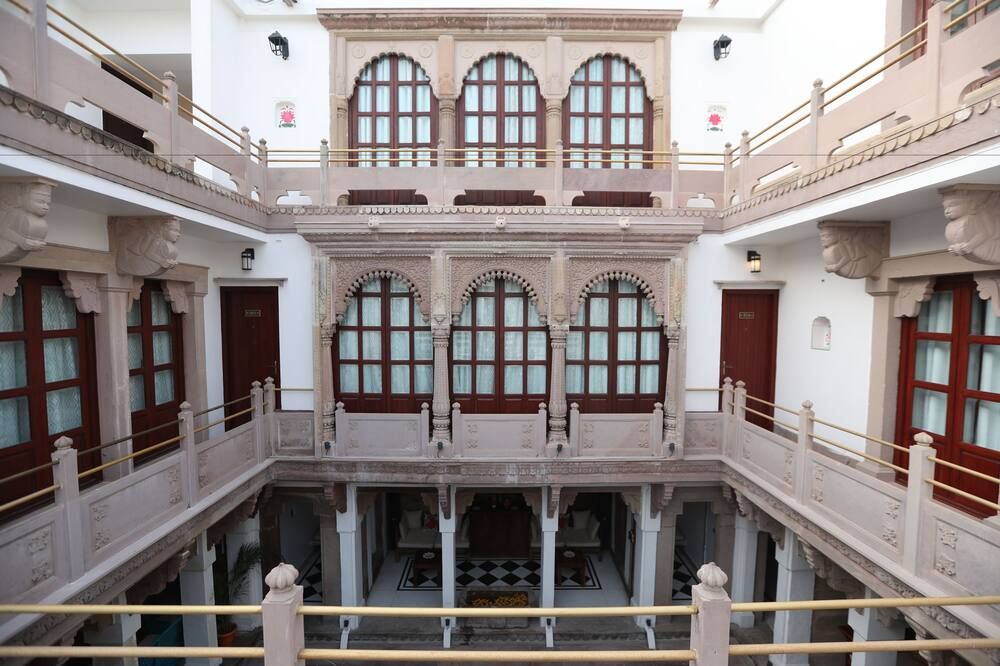مبنى