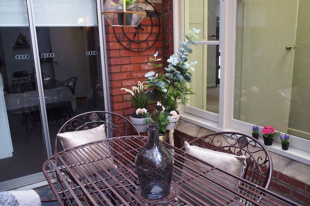 شرفة مرصوفة