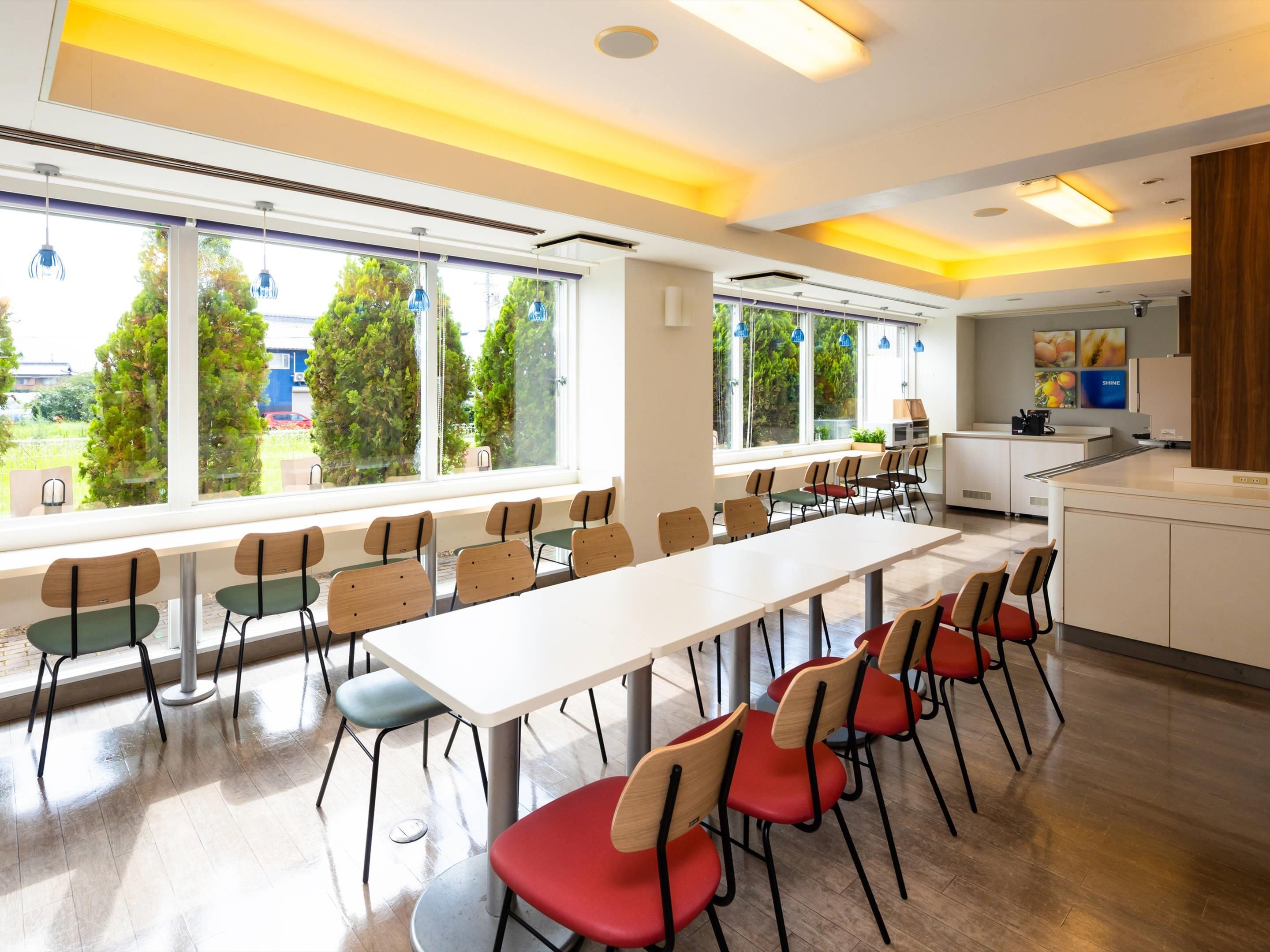 غرفة طعام صورة