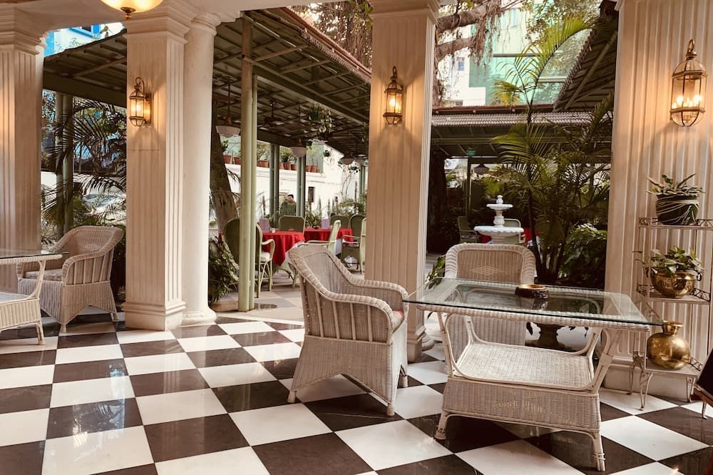 شرفة مرصوفة