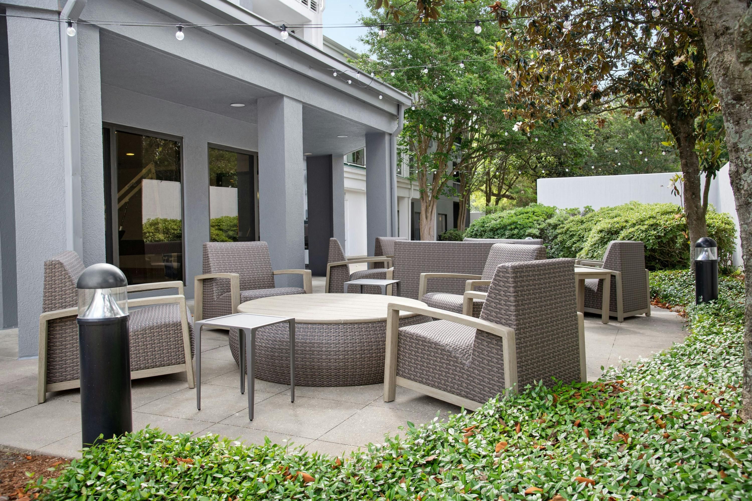 شرفة مرصوفة