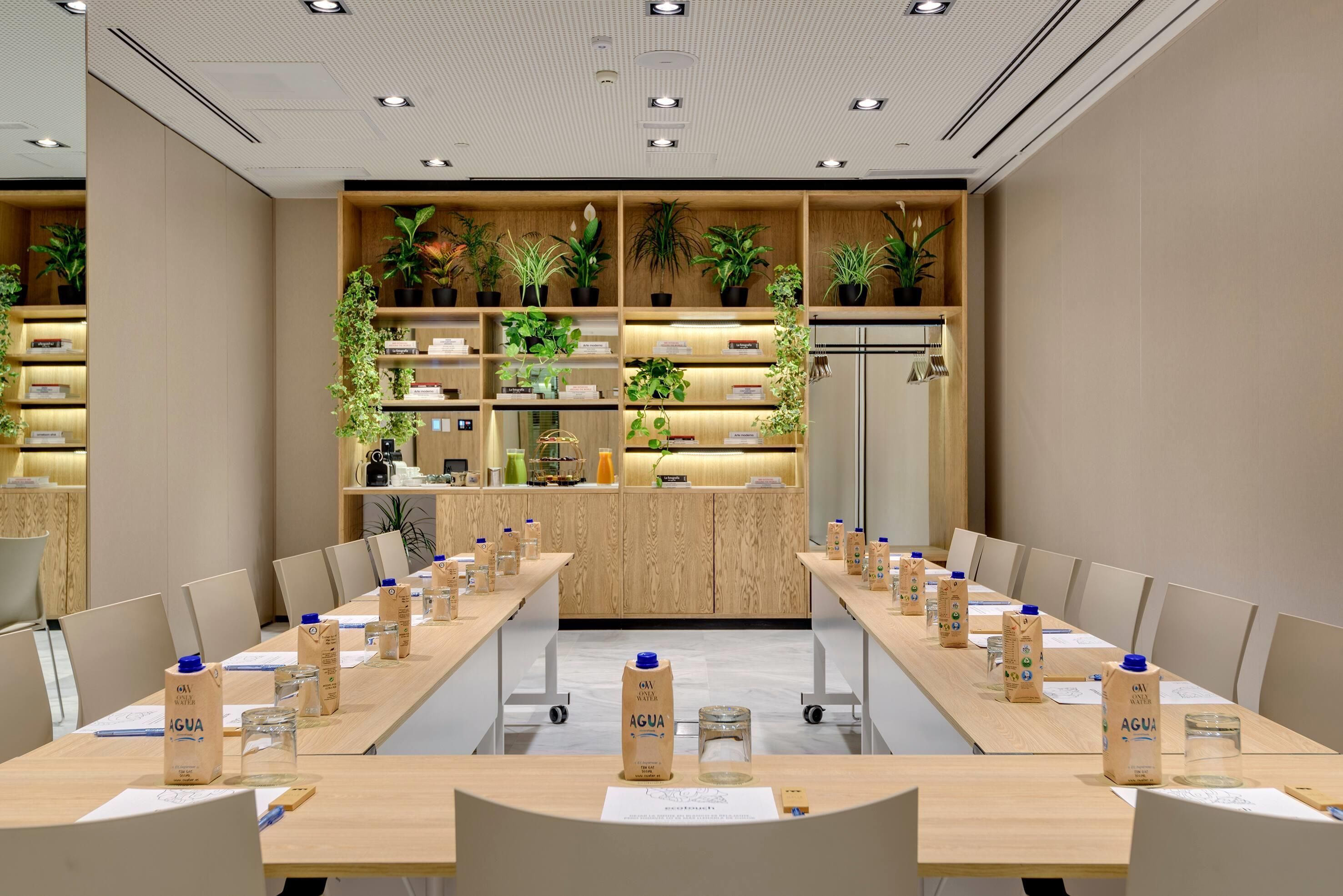 غرفة الاجتماعات