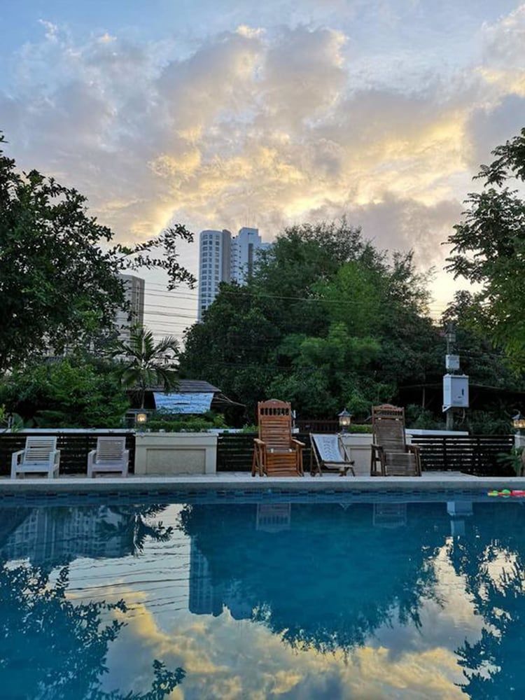 حوض السباحة صورة