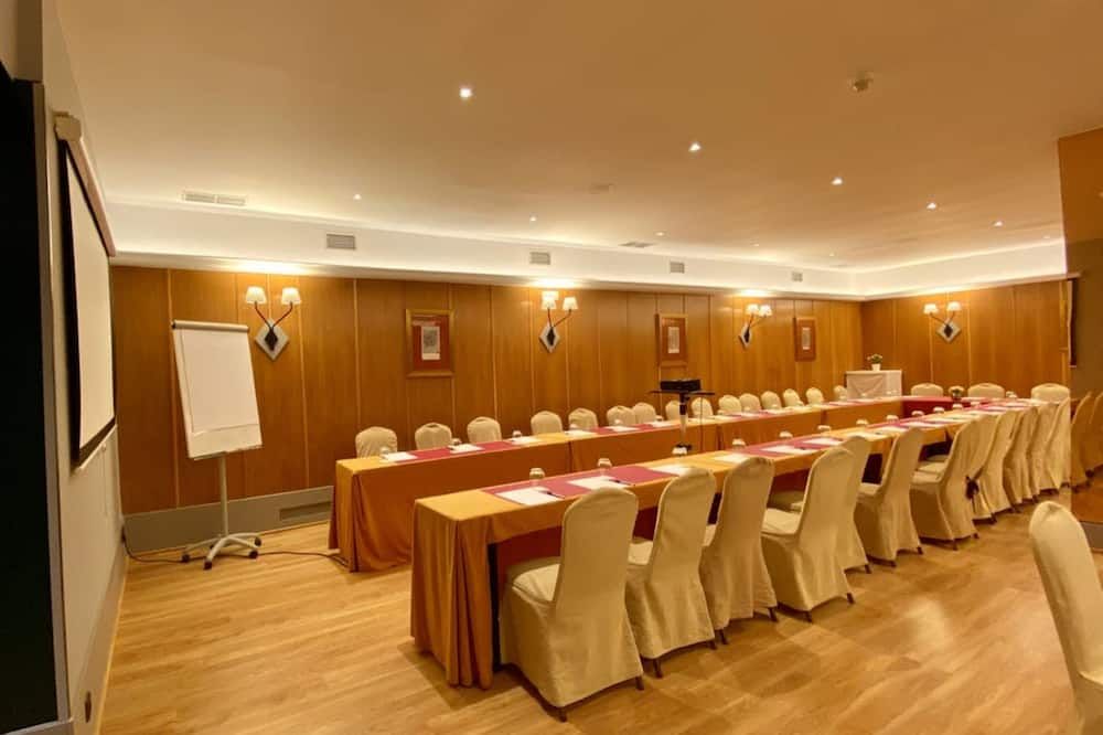 غرفة الاجتماعات