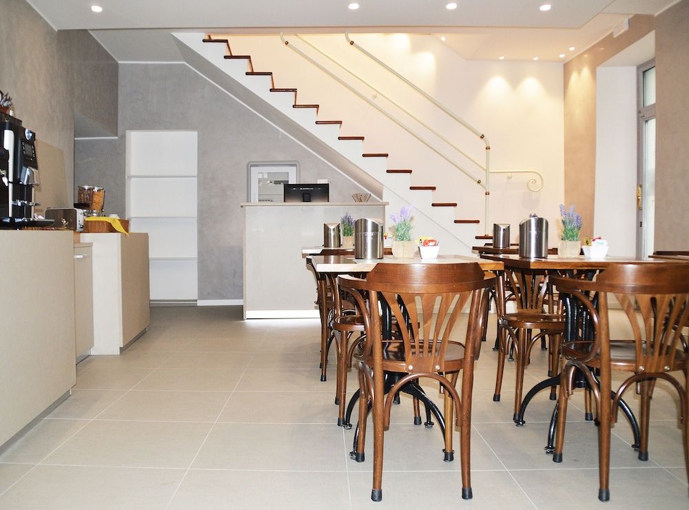 غرفة طعام صورة