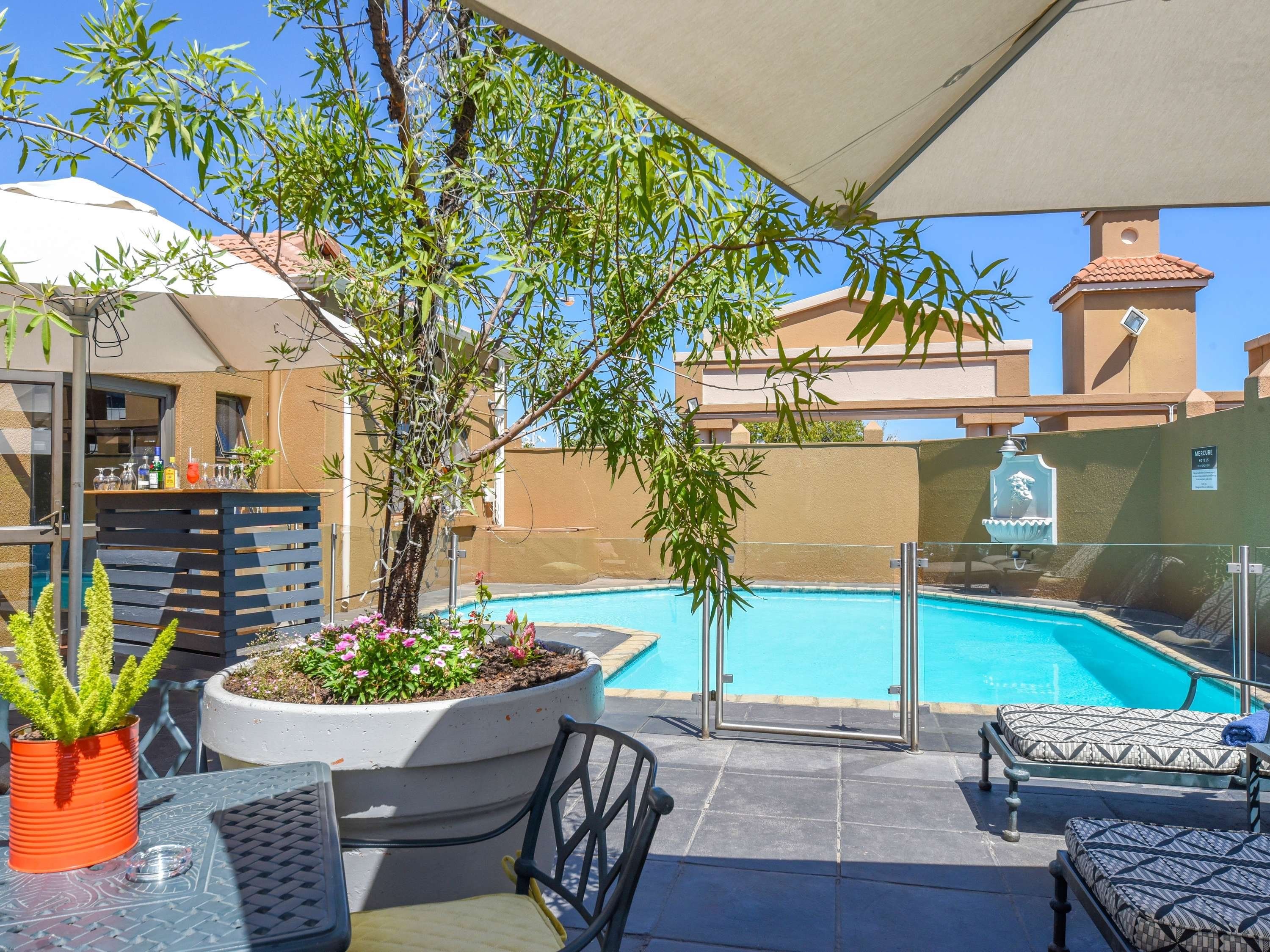 حوض السباحة صورة