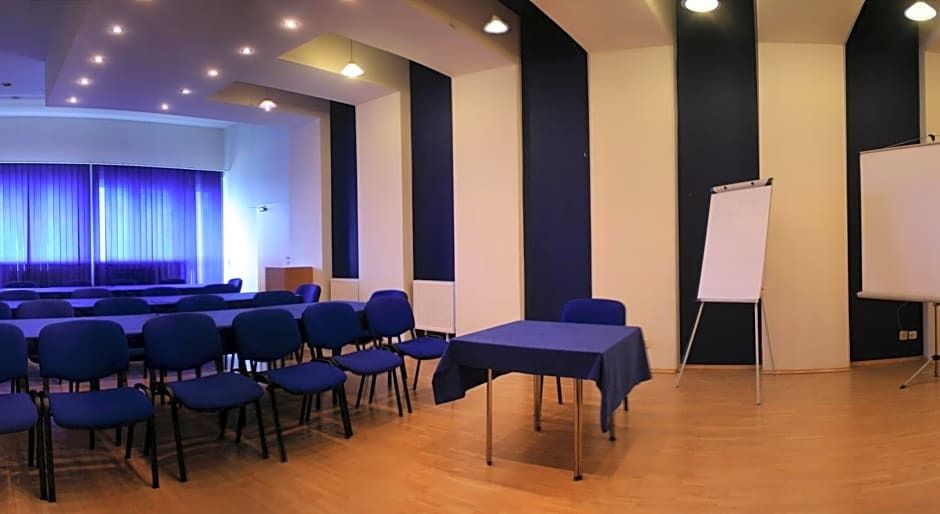 غرفة الاجتماعات