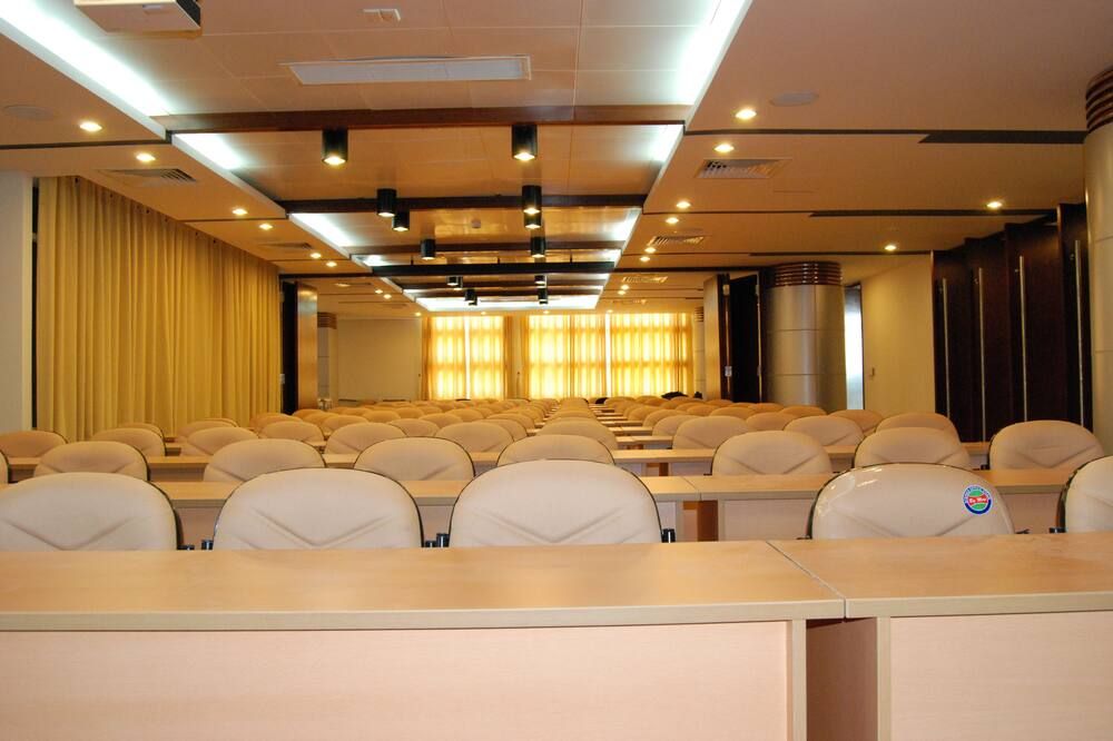 غرفة الاجتماعات