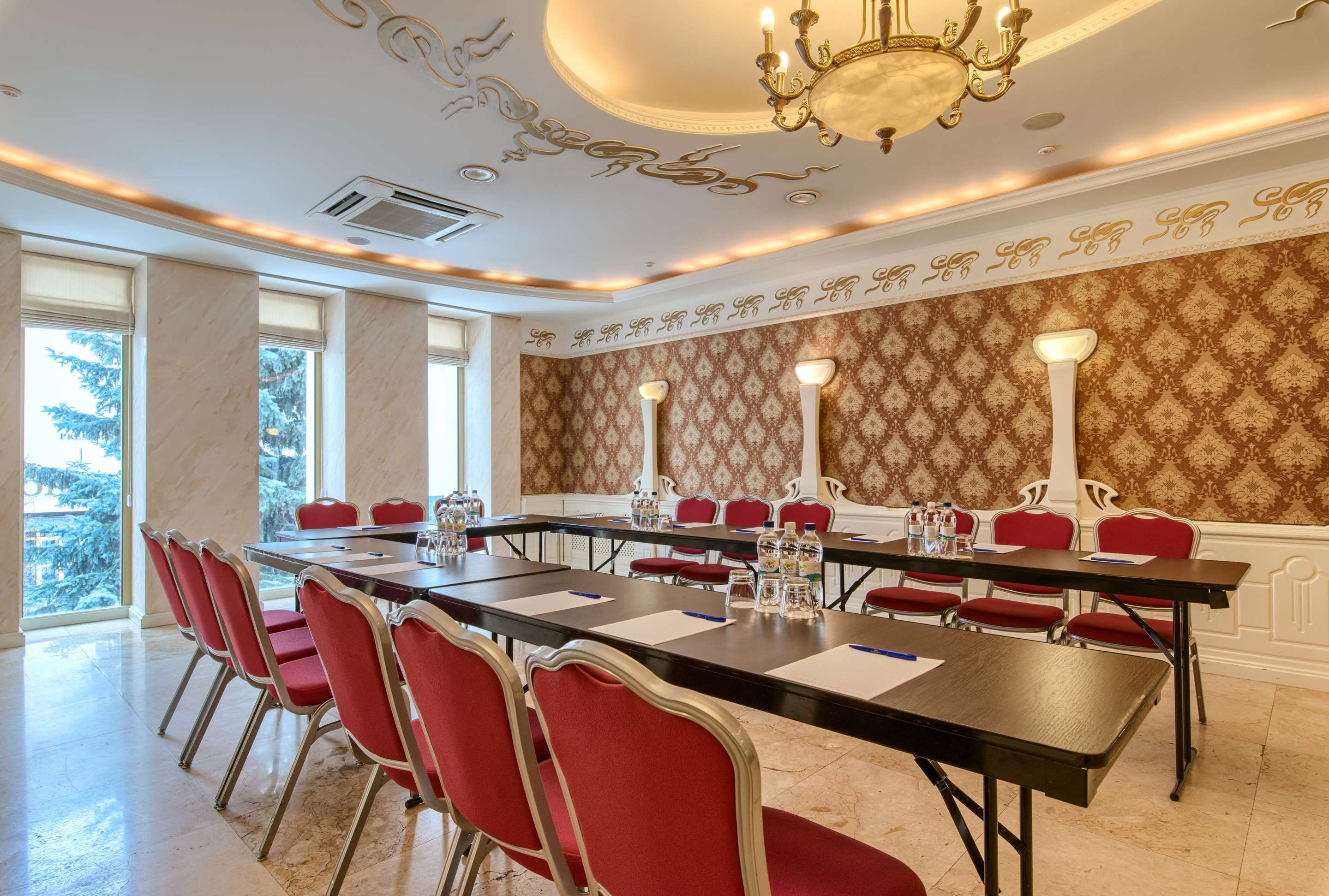 غرفة الاجتماعات