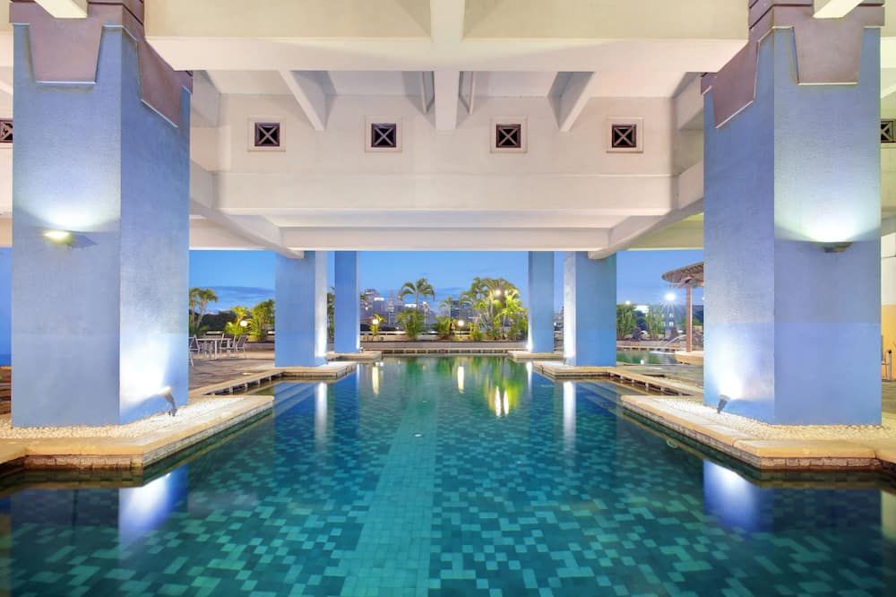 حوض السباحة صورة