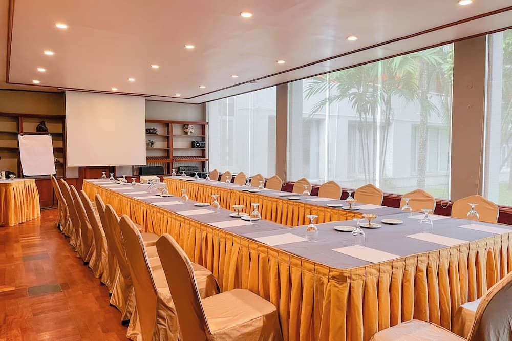 غرفة الاجتماعات