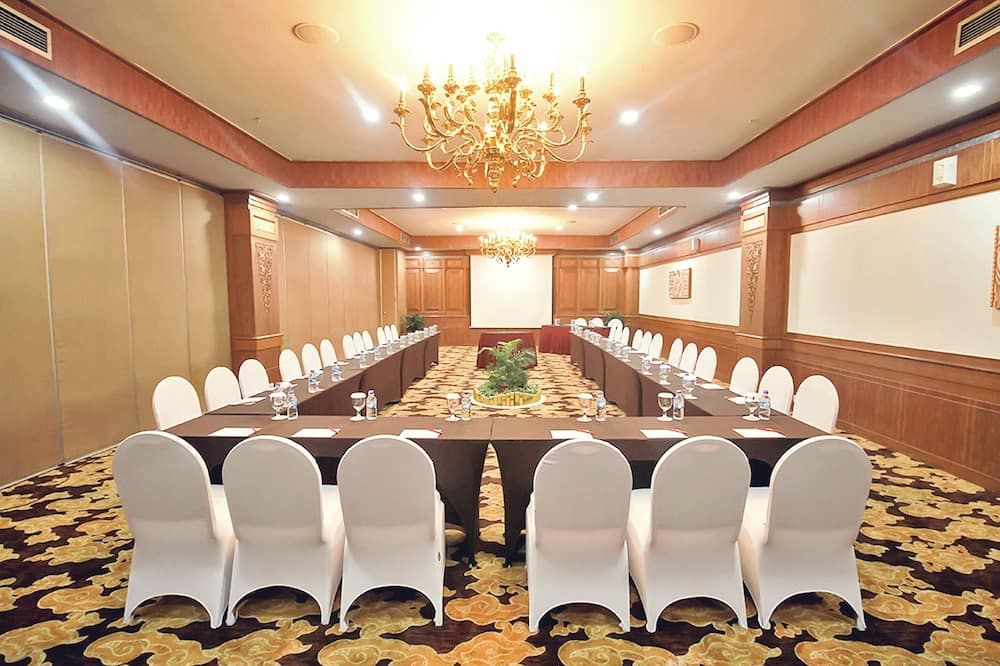 غرفة الاجتماعات