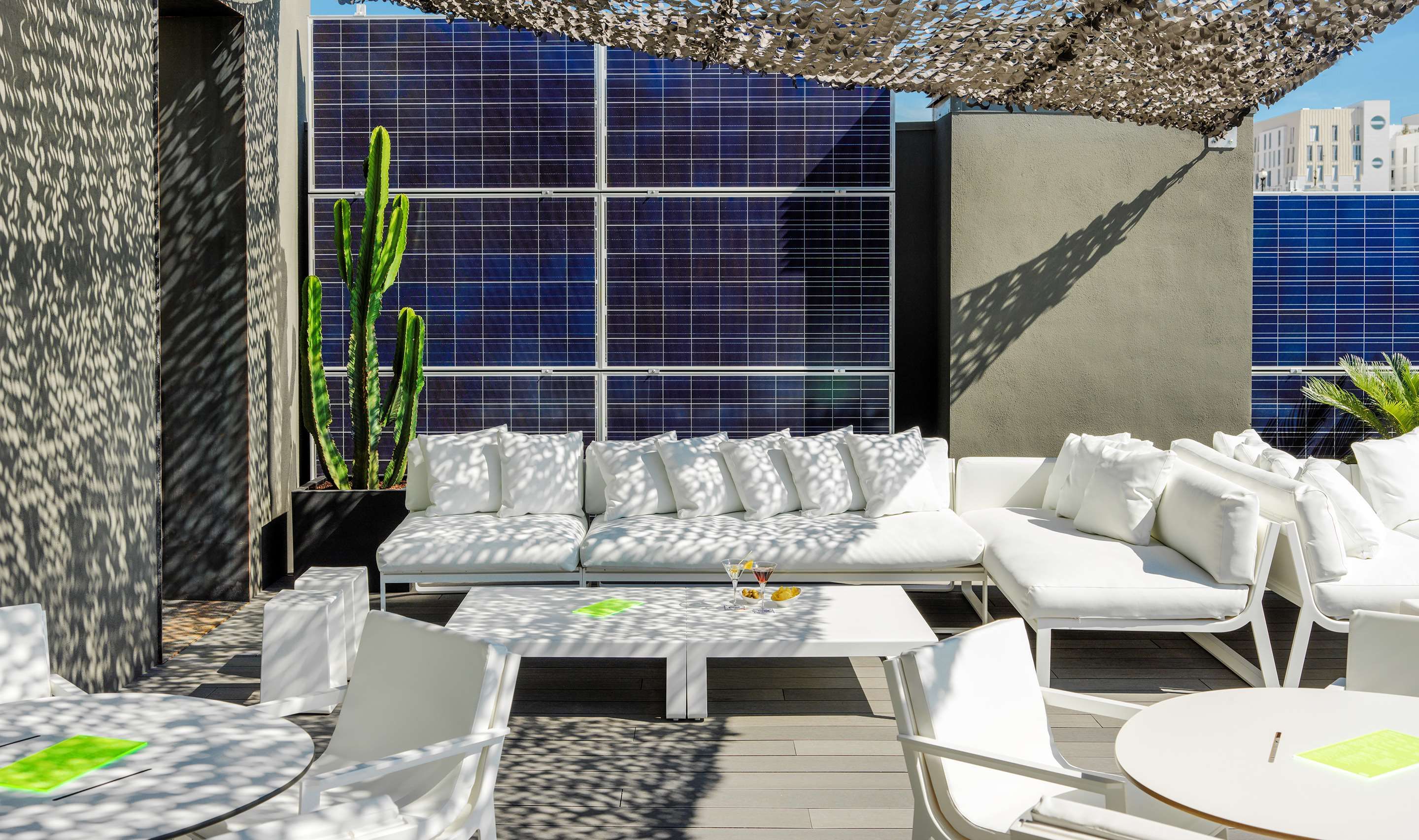 شرفة مرصوفة