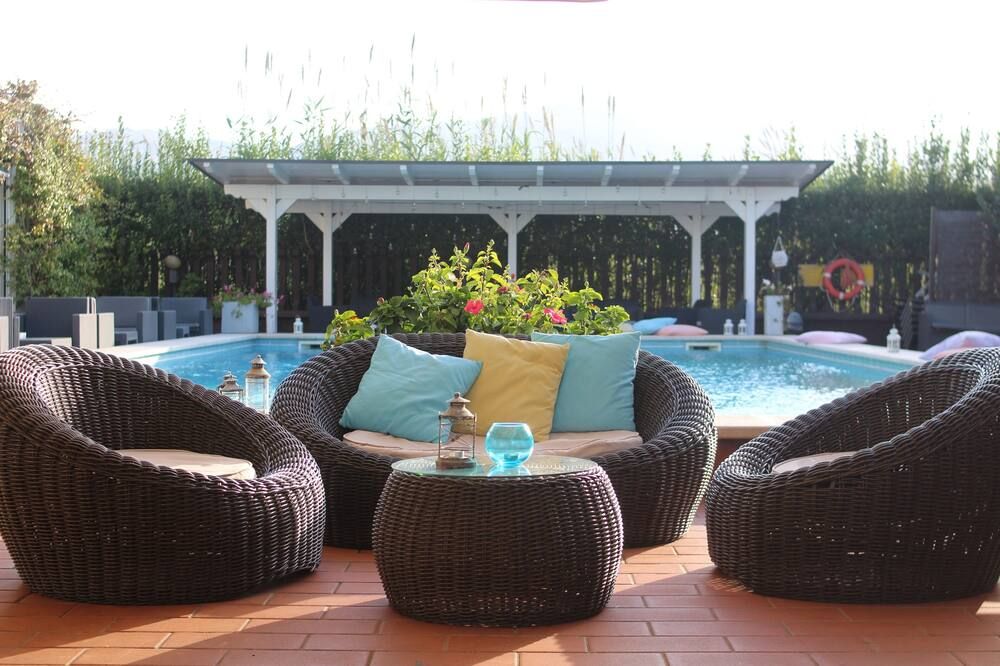 حوض السباحة صورة