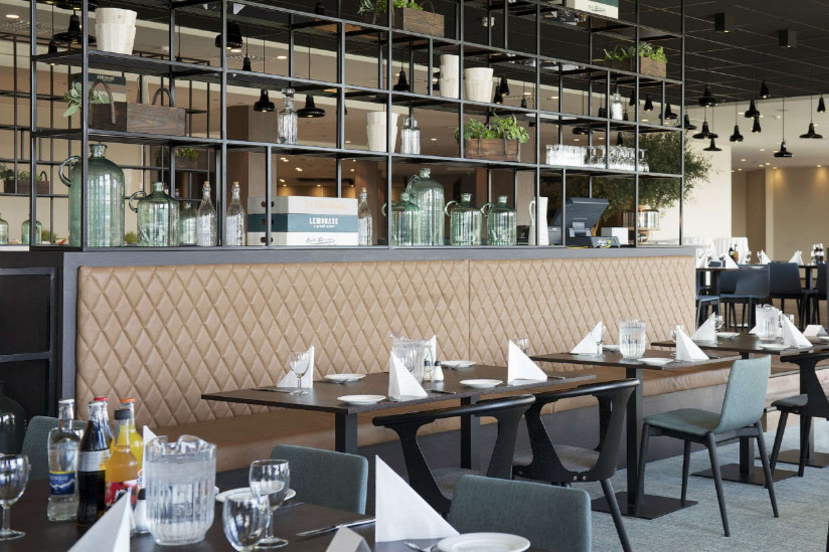 مطعم