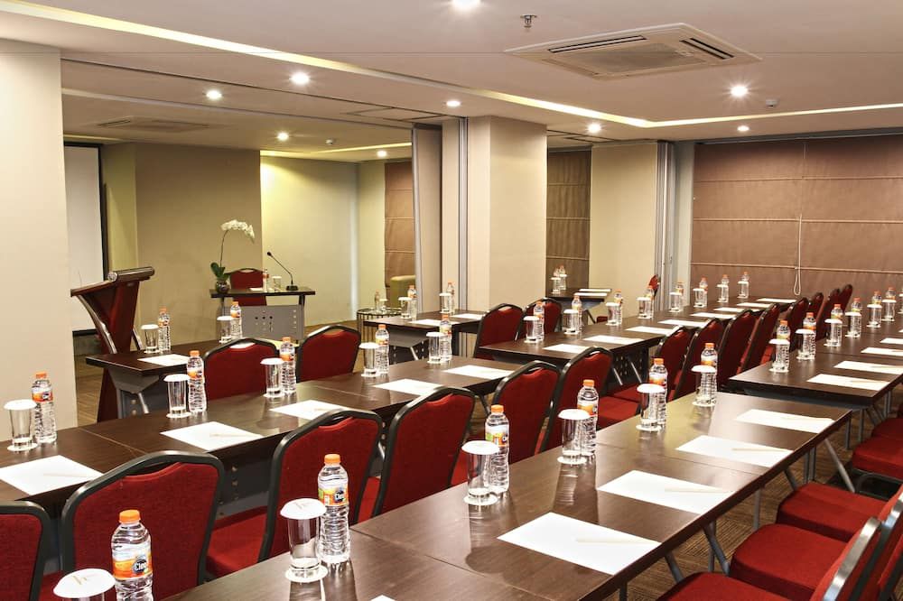 غرفة الاجتماعات