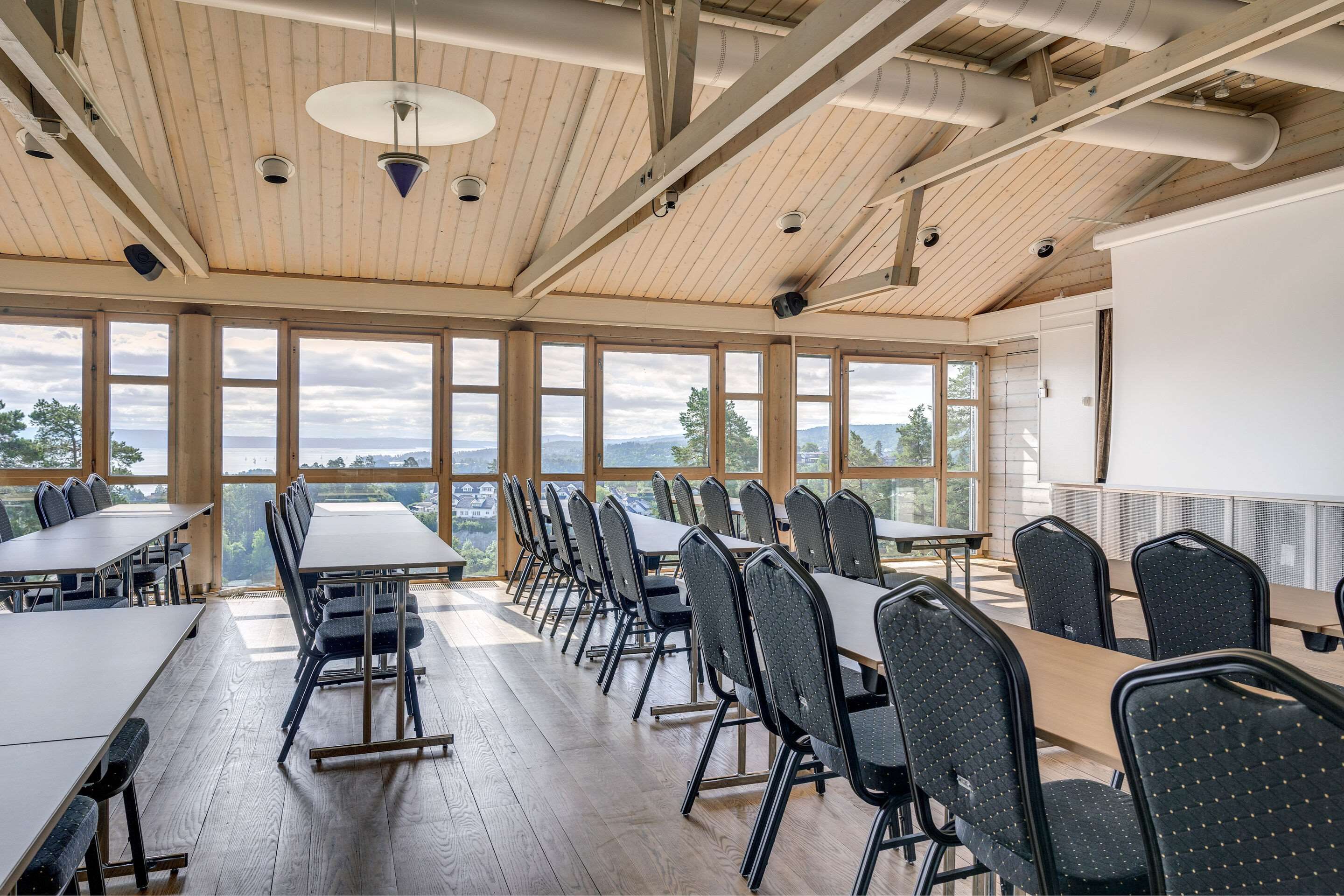 غرفة الاجتماعات