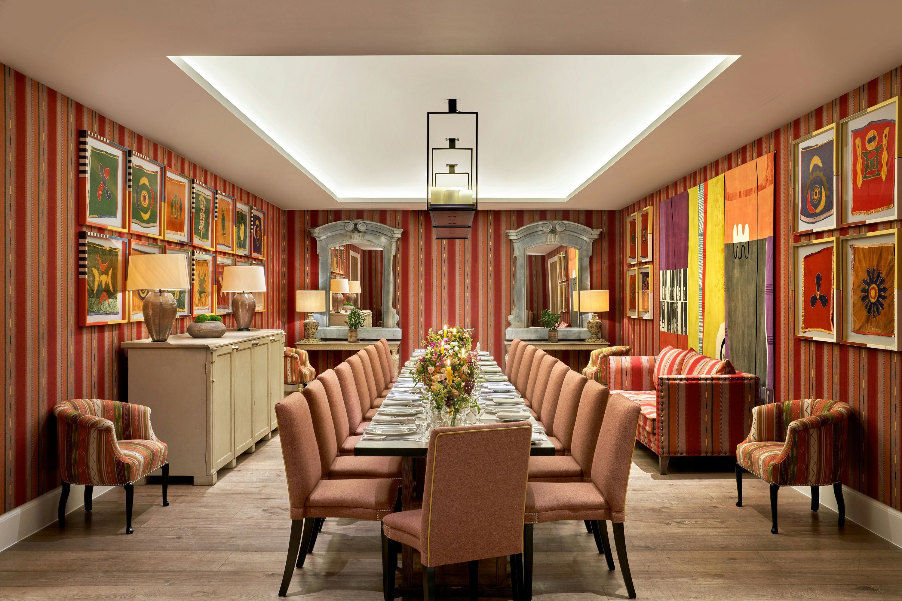 غرفة الاجتماعات