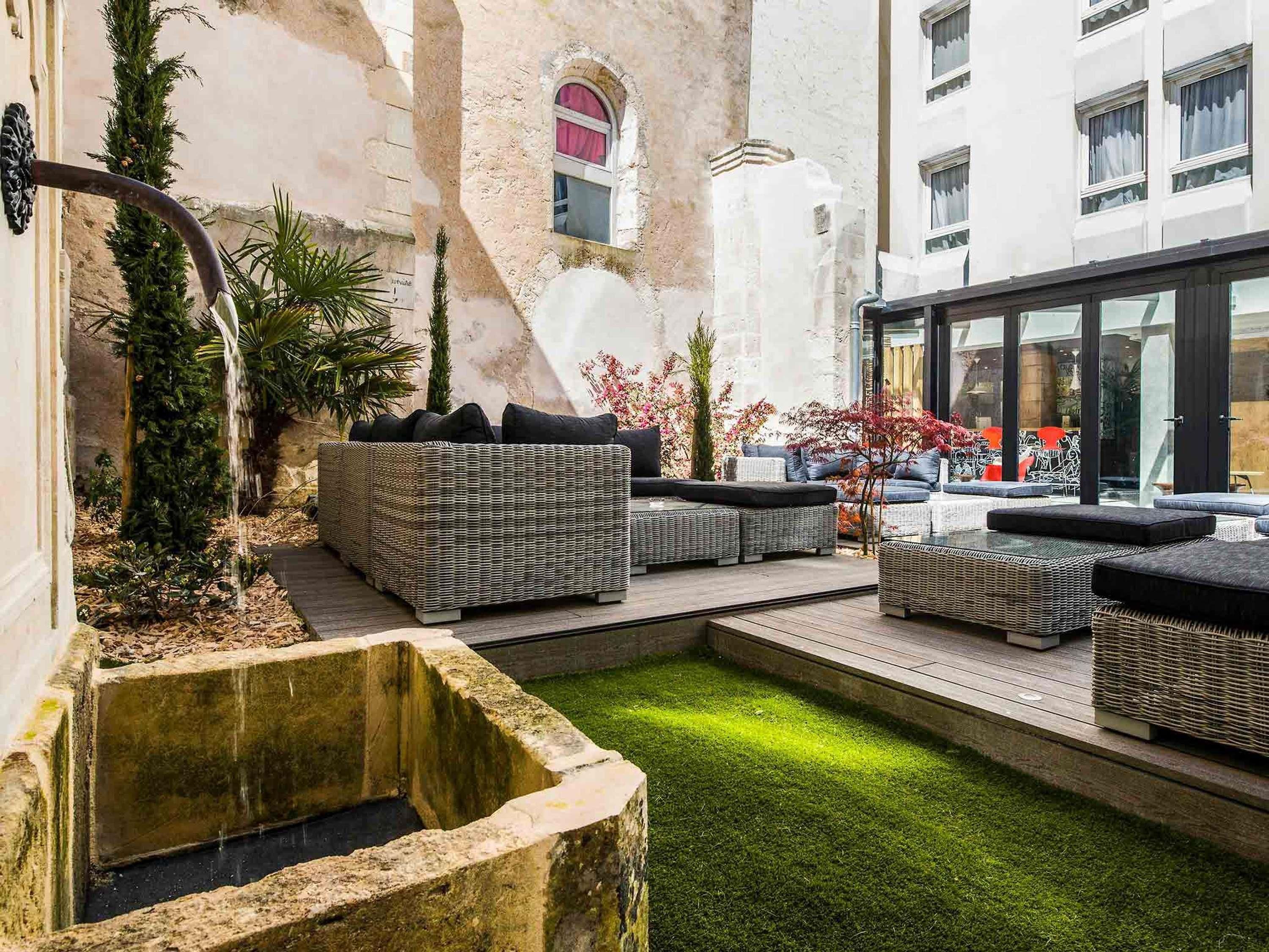 شرفة مرصوفة