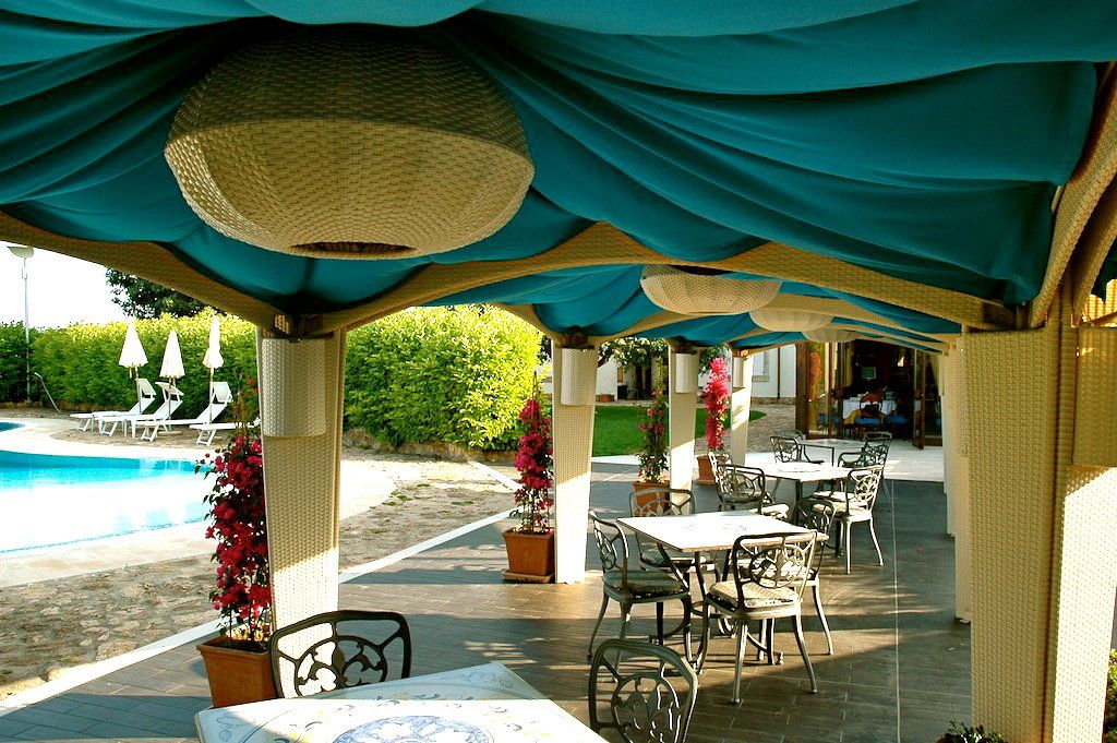 شرفة مرصوفة