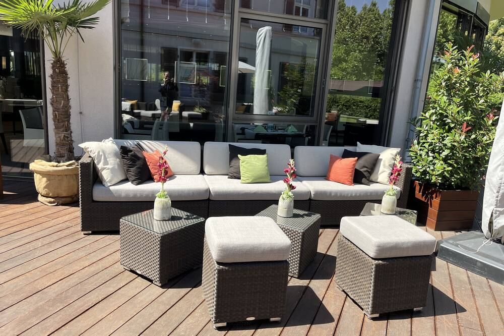 شرفة مرصوفة صورة