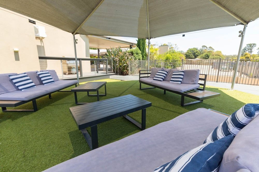 شرفة مرصوفة