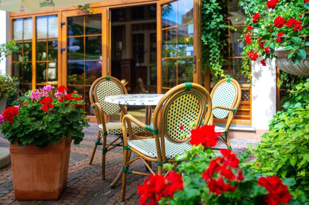 شرفة مرصوفة