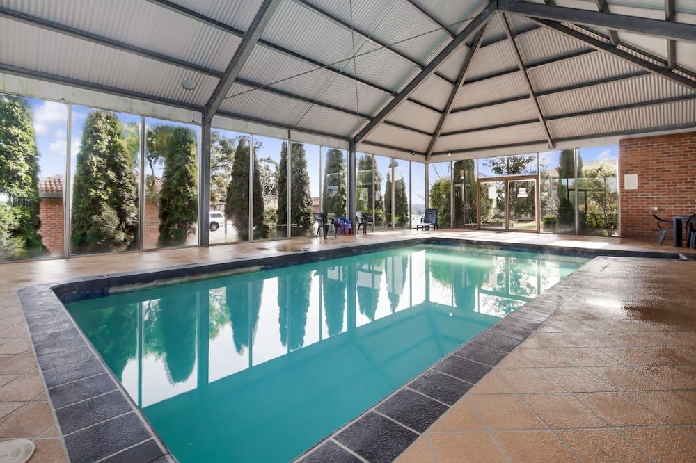 حوض السباحة صورة