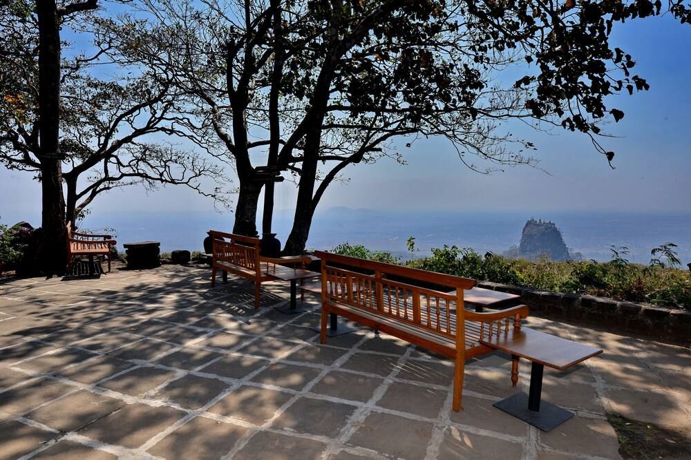 شرفة مرصوفة