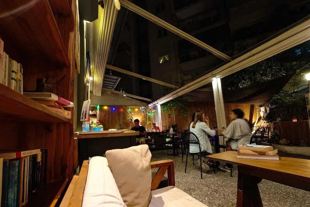 مطعم
