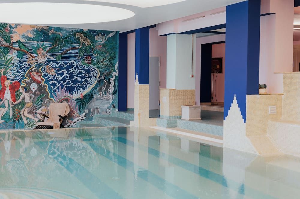 حوض السباحة صورة