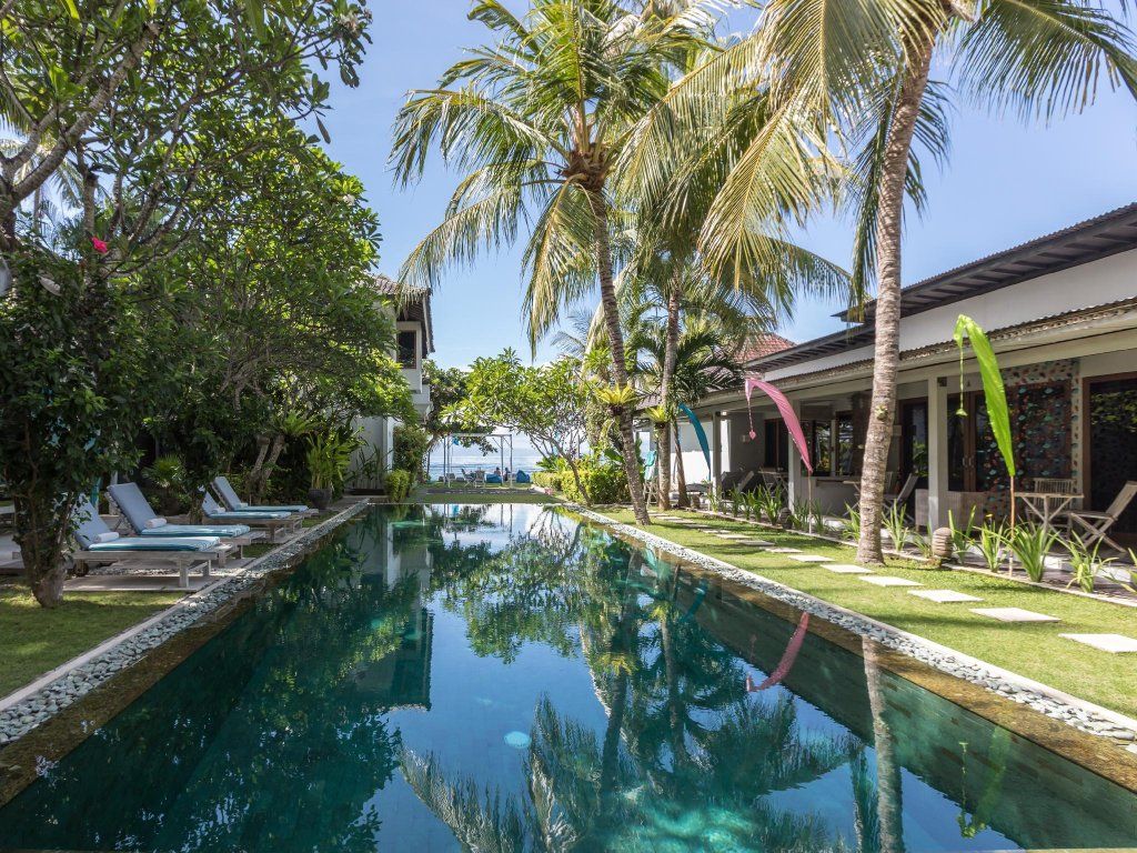 حوض السباحة صورة