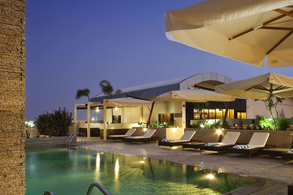 حوض السباحة صورة