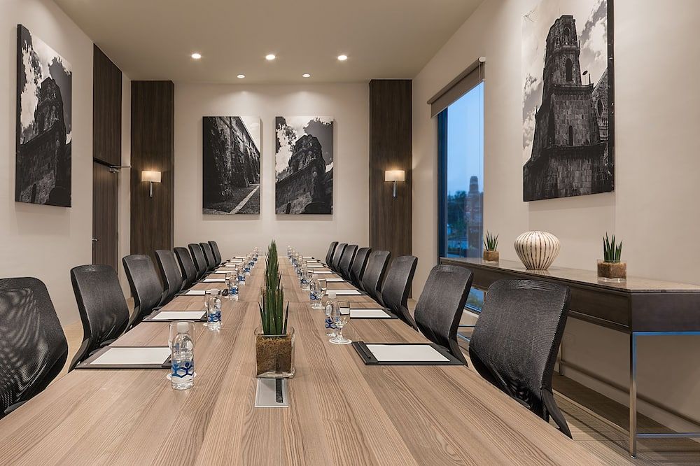 غرفة الاجتماعات