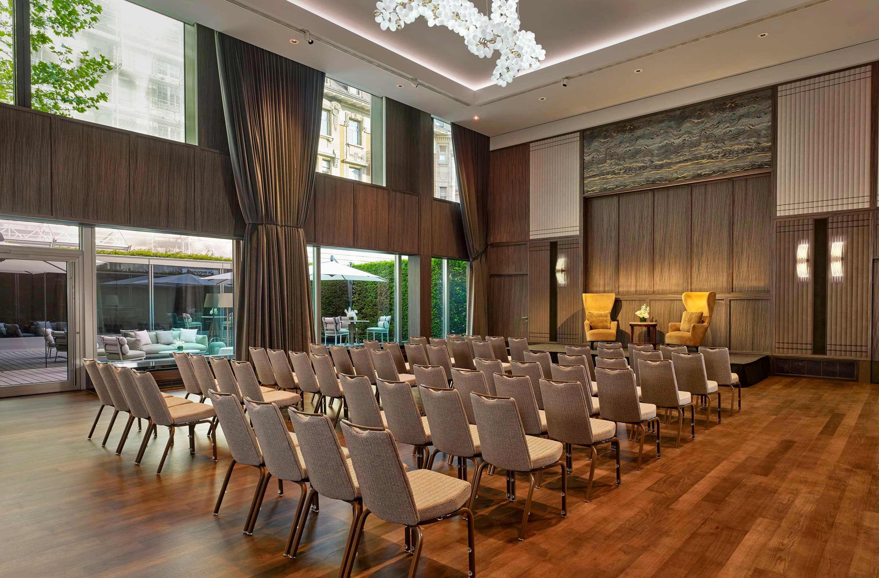 غرفة الاجتماعات