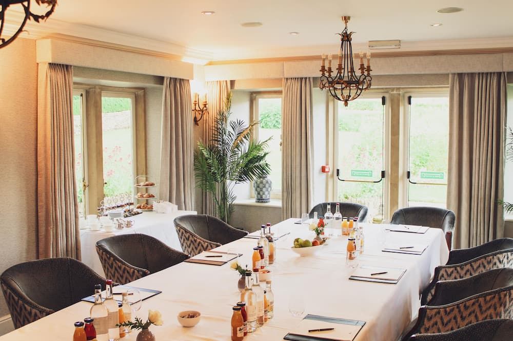 غرفة الاجتماعات