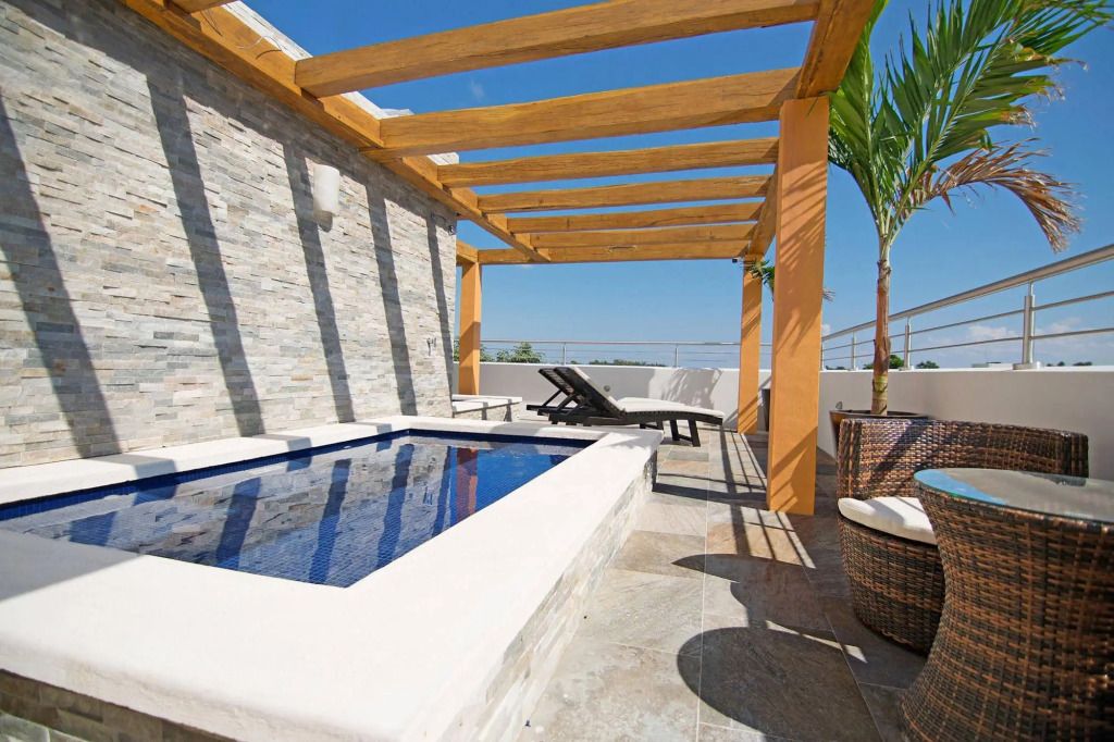 حوض السباحة صورة