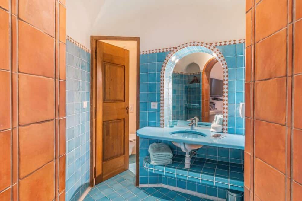 آخر