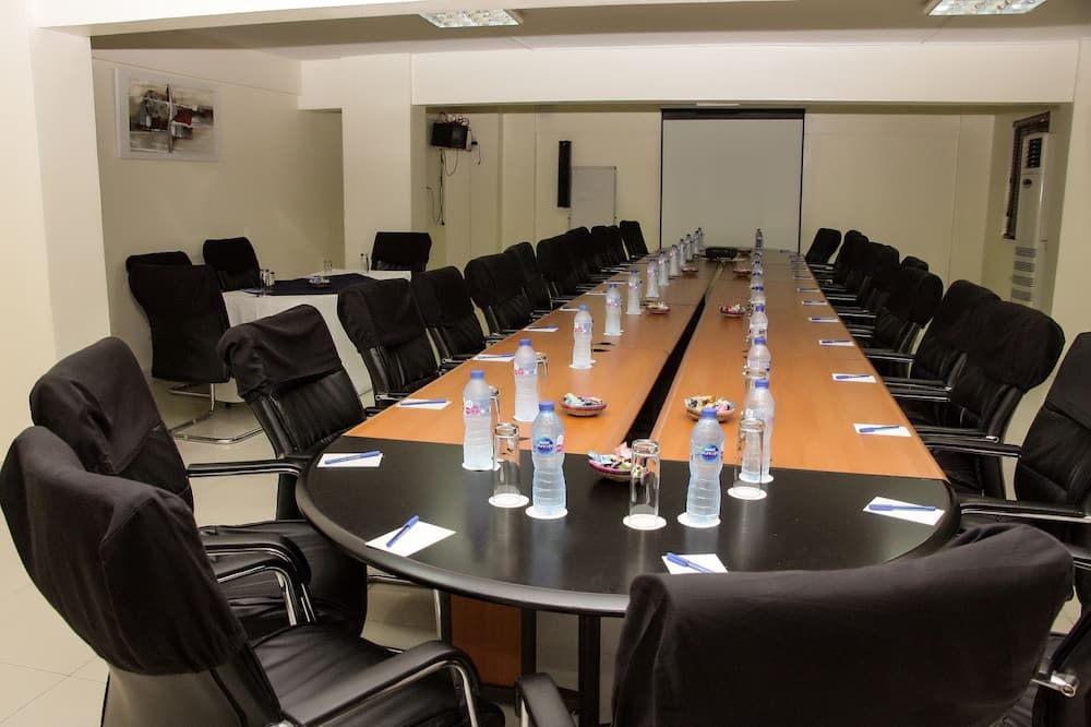 غرفة الاجتماعات