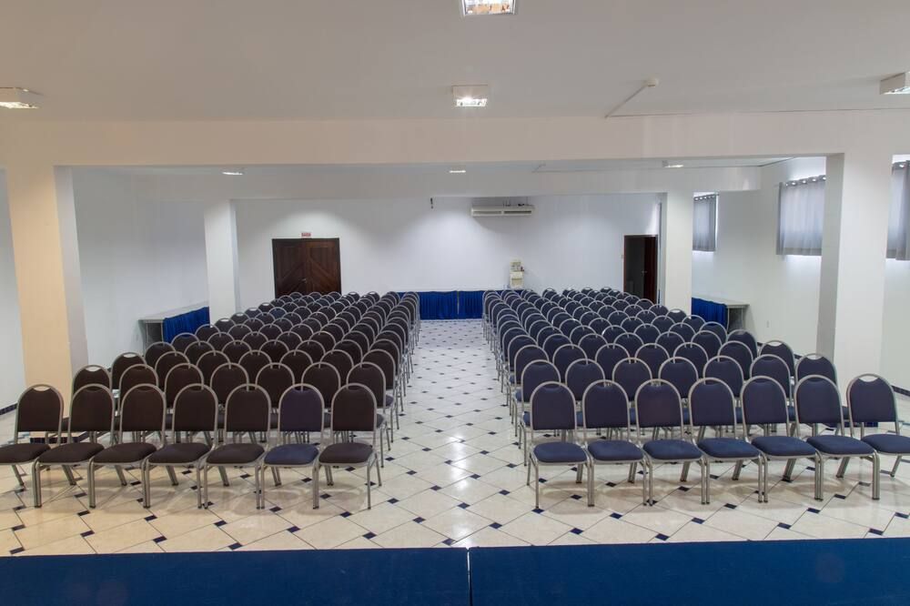 غرفة الاجتماعات