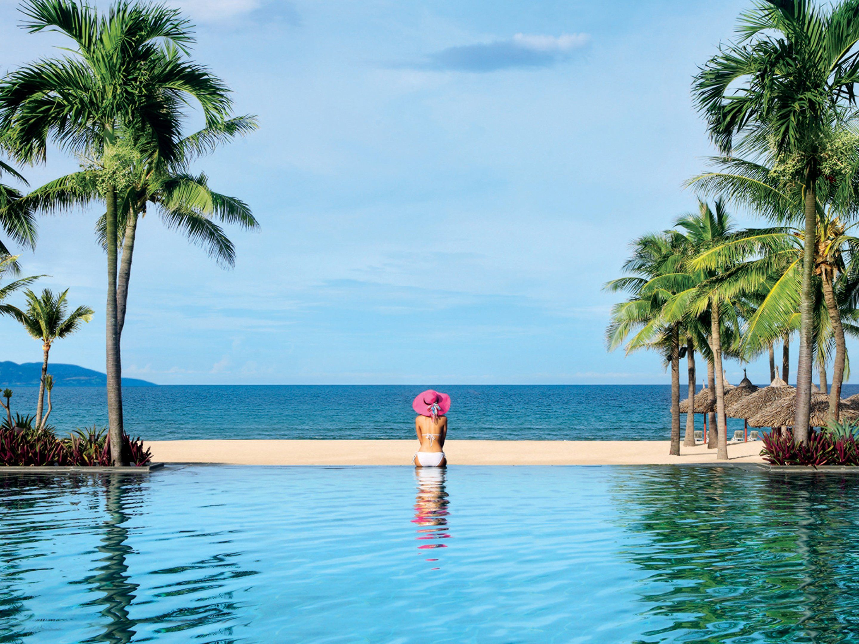 حوض السباحة