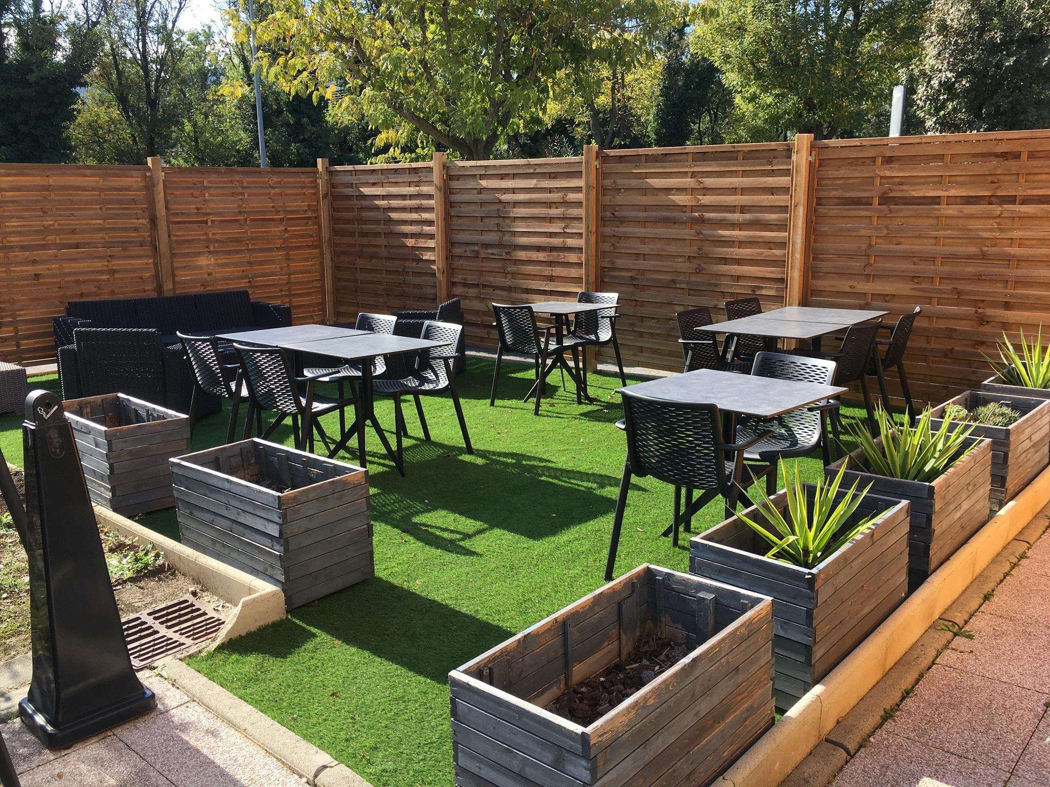 شرفة مرصوفة