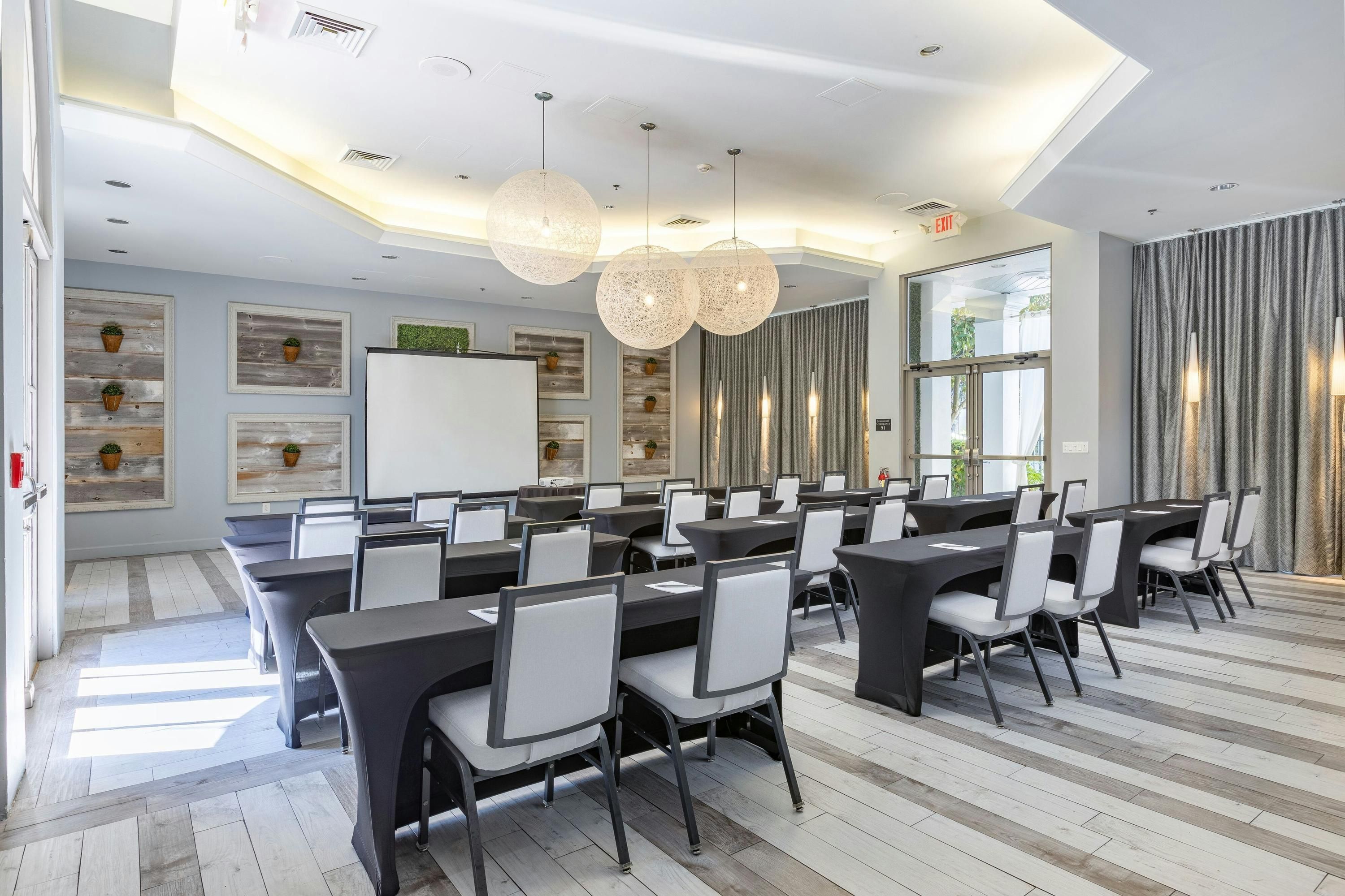 غرفة الاجتماعات