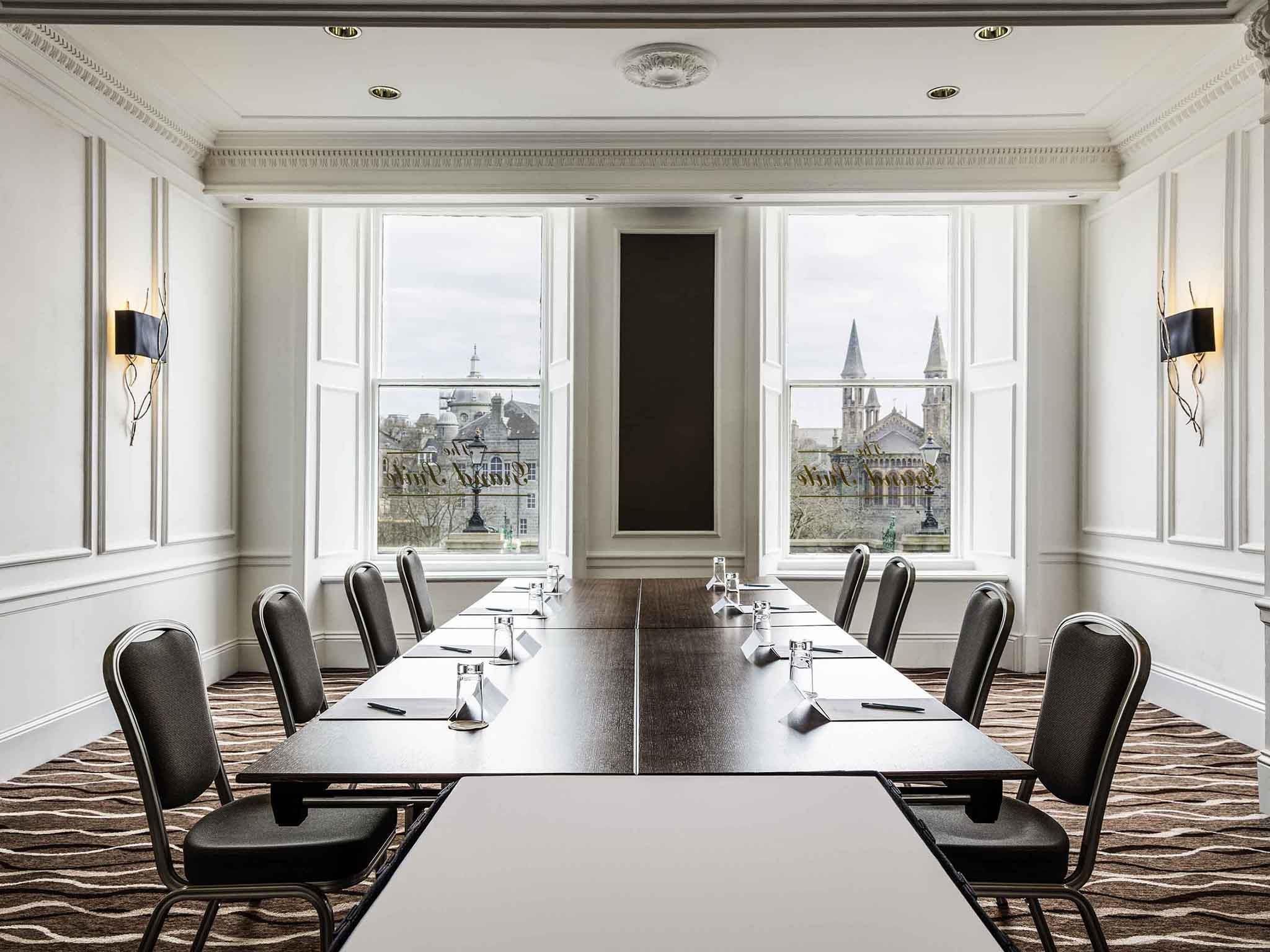 غرفة الاجتماعات