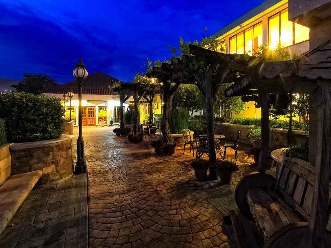 شرفة مرصوفة