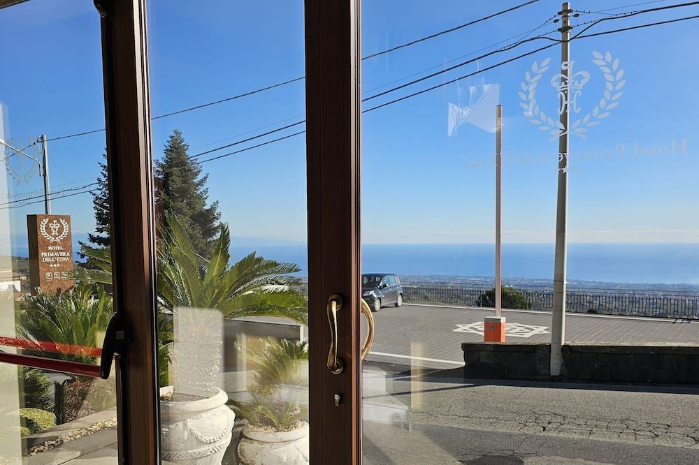 موقف سيارات